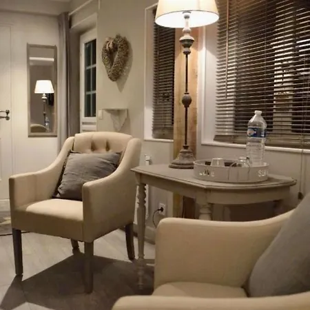 Le Paddock Couette-café